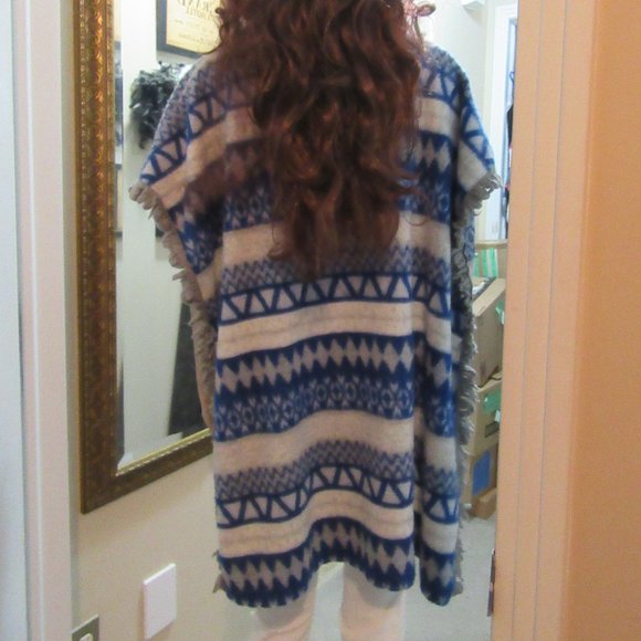 Poncho Cape Addition Elle On size - Picture 3 of 9